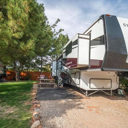 Outdoor Glamping Large 5th Wheel Setup OK4A Appartement Moab Buitenkant foto