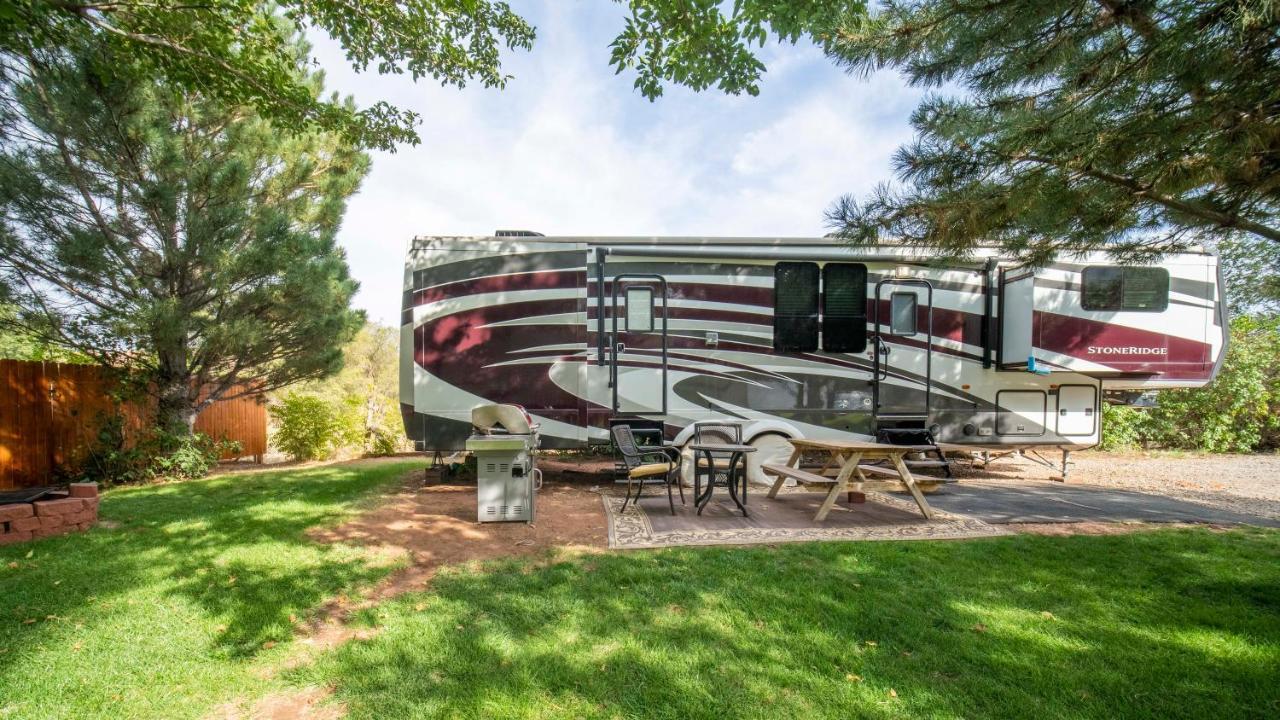 Outdoor Glamping Large 5th Wheel Setup OK4A Appartement Moab Buitenkant foto