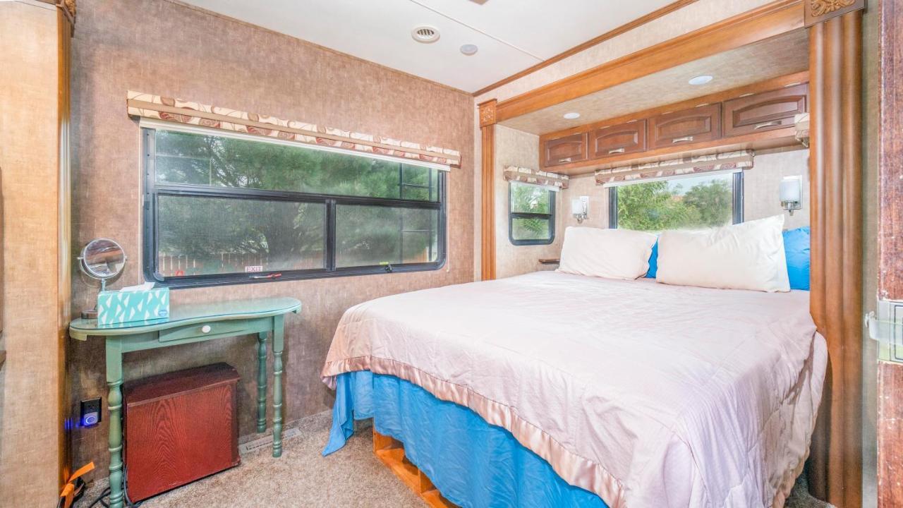 Outdoor Glamping Large 5th Wheel Setup OK4A Appartement Moab Buitenkant foto